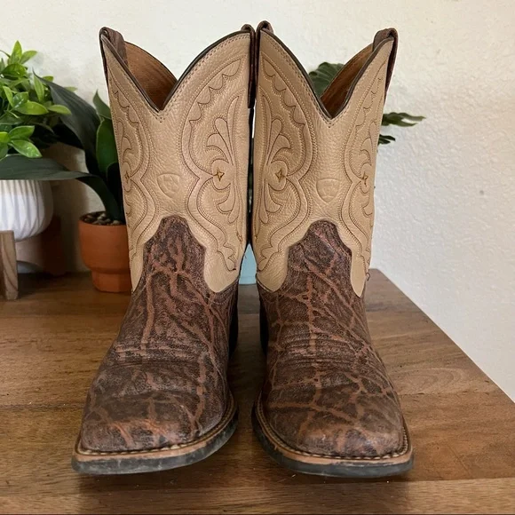 Ariat Kids Boots in Brown and Tan - Picture 2 of 13